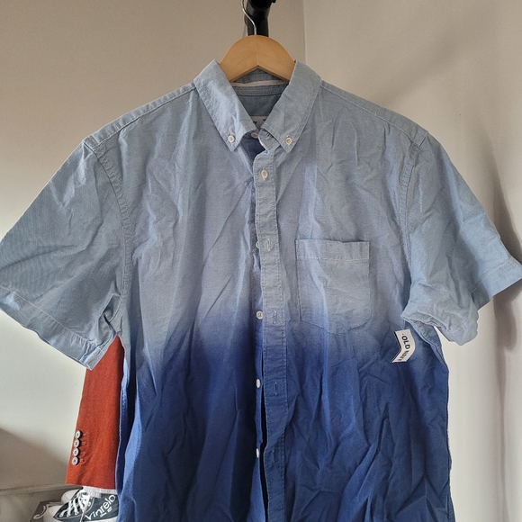New Men Old Navy shirt - Picture 2 of 6